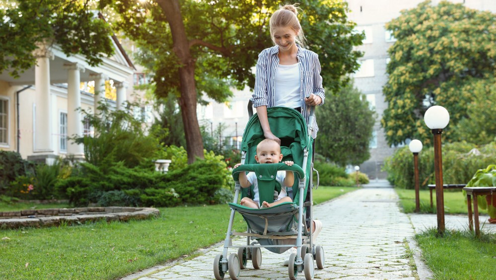 Nebenbei-Geld-verdienen-als-Babysitter